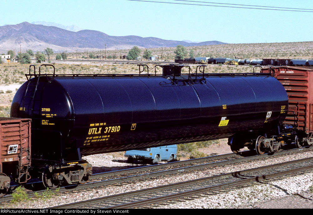 Union Tank Car 33k LPG tank UTLX #37910